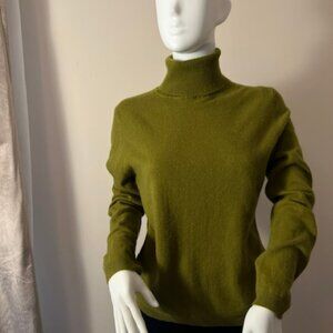 Garnet Hill Olive Green Turtleneck Sweater, Size Large